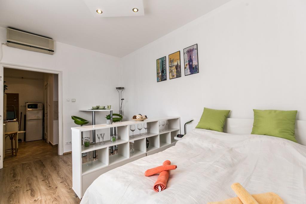 Balzac Apartment Budapest Esterno foto